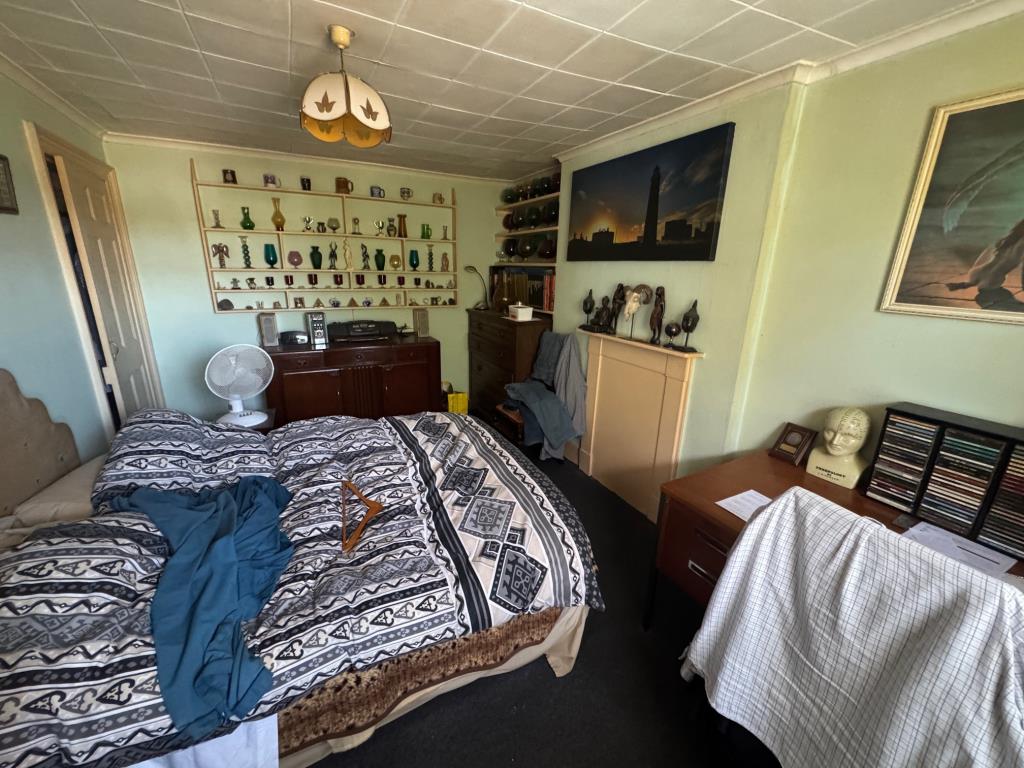 Lot: 68 - FOUR-BEDROOM HOUSE FOR TOTAL REFURBISHMENT OVERLOOKING THE RYPE - Bedroom 2